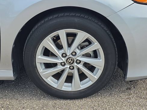 Used 2021 Toyota Camry LE FWD image 27