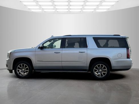 Used 2020 GMC Yukon XL Denali image 8