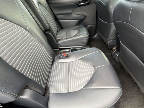 Used 2025 Toyota Highlander XSE AWD/4WD image 34