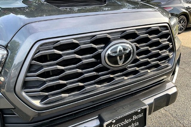 Used 2021 Toyota Tacoma TRD Sport w/ TRD Premium Sport Package AWD/4WD image 27
