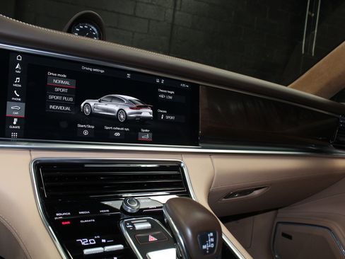 Used 2018 Porsche Panamera Turbo AWD/4WD image 60