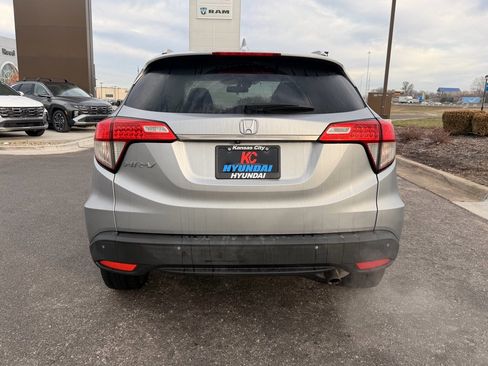 Used 2019 Honda HR-V EX image 4