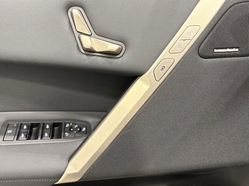 Used 2025 BMW iX xDrive50 w/ Sport Package image 17