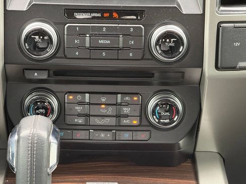 Used 2017 Ford F150 Lariat w/ Equipment Group 502A Luxury AWD/4WD image 16