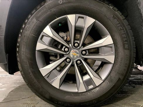 Used 2026 Chevrolet Equinox LT AWD/4WD image 9