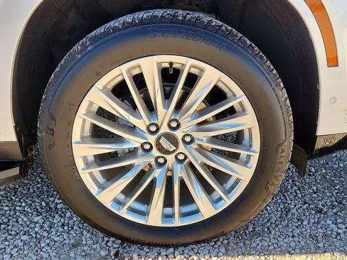 Used 2025 Cadillac Escalade Premium Luxury image 7