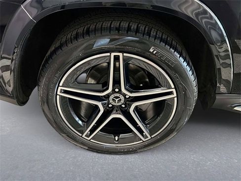 Certified 2023 Mercedes-Benz GLS 450 4MATIC image 7