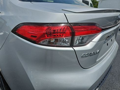 Used 2022 Toyota Corolla SE w/ Carpet Mat Package (TMS) FWD image 33