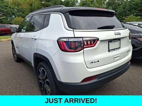 Used 2022 Jeep Compass Limited w/ Sun and Sound Group AWD/4WD image 3