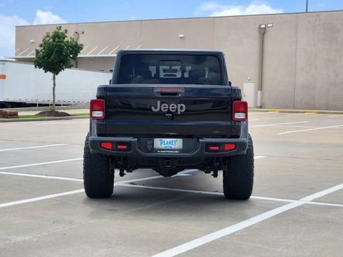 Used 2023 Jeep Gladiator Rubicon w/ Cold Weather Group AWD/4WD image 6