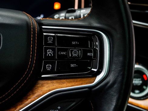 Used 2022 Jeep Grand Wagoneer Series III w/ Rear Seat Video Group 1 image 27