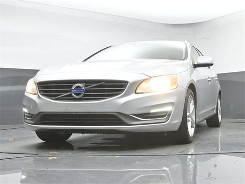 Used 2015 Volvo V60 T5 Premier image 33