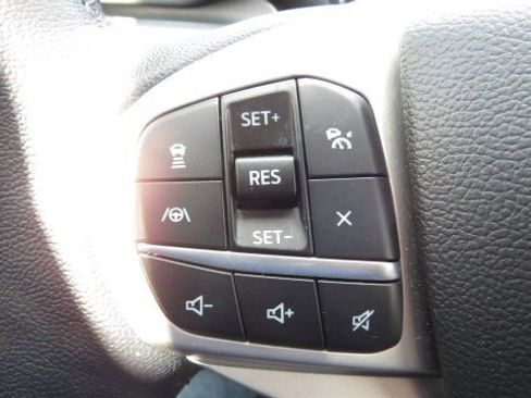 Certified 2022 Ford Explorer XLT w/ Equipment Group 202A image 24