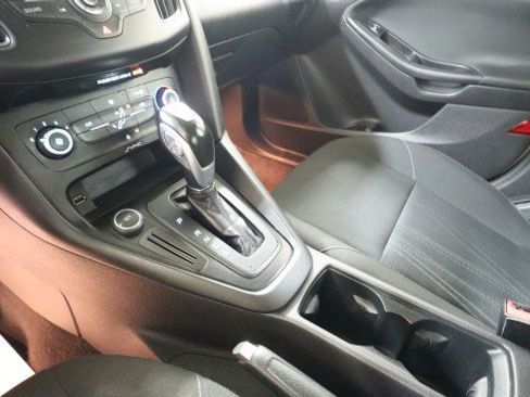 Used 2015 Ford Focus SE FWD image 14