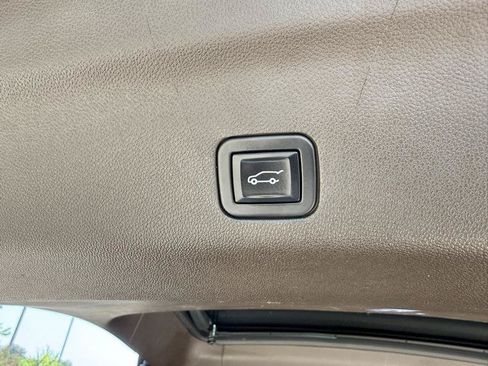 Used 2023 Chevrolet Tahoe Z71 AWD/4WD image 17