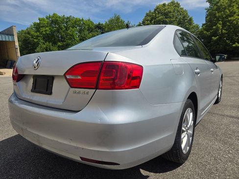 Used 2012 Volkswagen Jetta SE FWD image 9