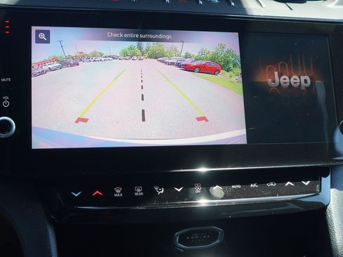New 2026 Jeep Grand Cherokee L Limited AWD/4WD image 24