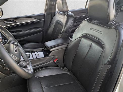 Certified 2022 Jeep Grand Cherokee L Overland image 17