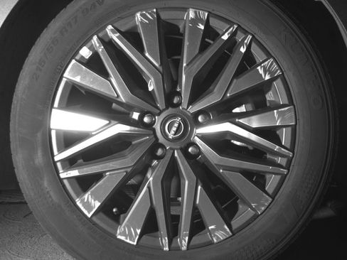 Used 2025 Nissan Altima 2.5 SV FWD image 13