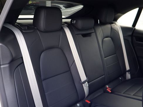 Certified 2025 Porsche Macan Electric RWD image 22