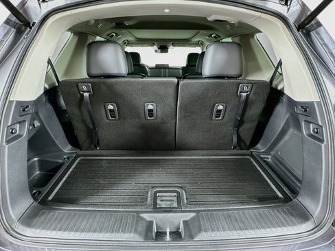 Certified 2025 Honda Pilot Touring image 28
