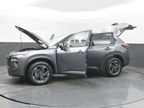Used 2025 Nissan Rogue SV FWD image 39