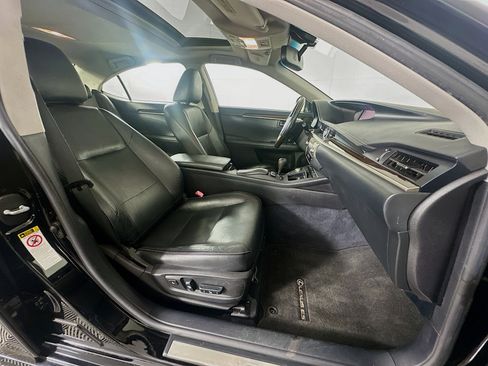 Used 2013 Lexus ES 350 w/ Luxury Pkg FWD image 31
