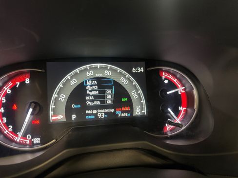 Used 2025 Toyota RAV4 XLE AWD/4WD image 11