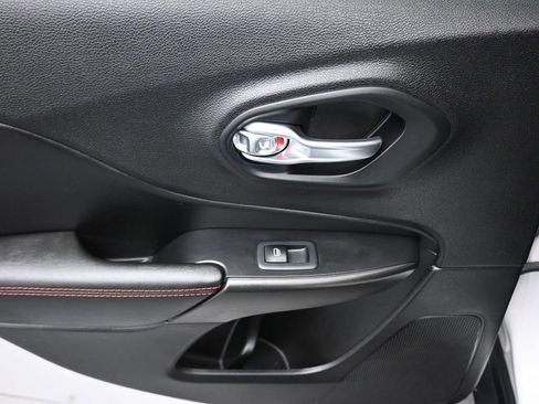 Used 2022 Jeep Cherokee Trailhawk w/ Premium Leather Package image 31