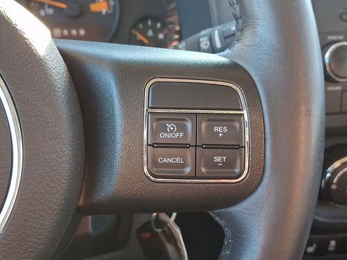 Used 2015 Jeep Patriot Latitude image 20