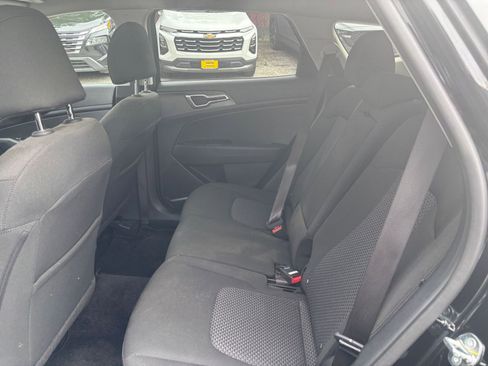 Used 2025 Kia Sportage LX FWD image 21