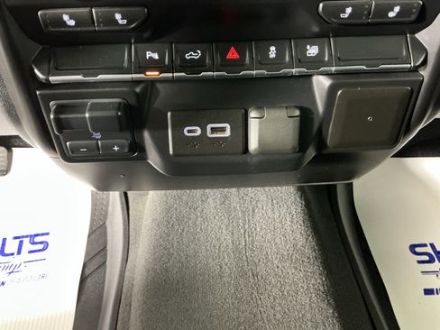 Used 2020 Chevrolet Silverado 2500 LT w/ All Star Edition image 45