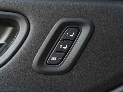 Used 2025 Honda Pilot Elite image 39