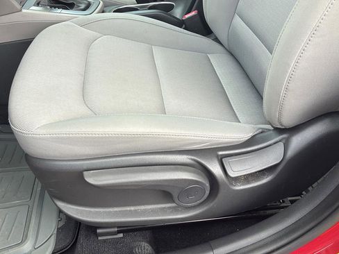 Used 2017 Hyundai Elantra SE FWD image 23