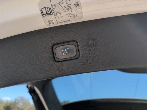 Used 2019 Ford Edge ST w/ Convenience Package image 13