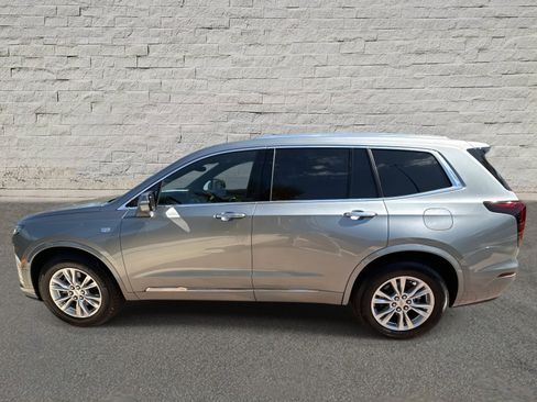 New 2025 Cadillac XT6 Luxury image 8