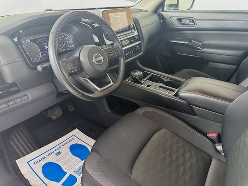 Used 2024 Nissan Pathfinder SV FWD image 9