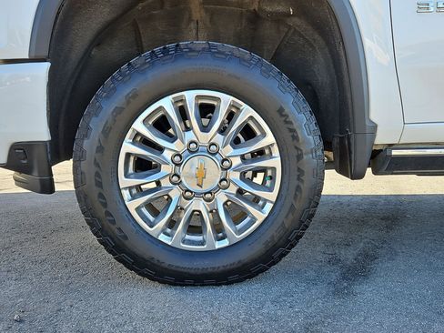 Used 2022 Chevrolet Silverado 3500 High Country w/ Z71 Off-Road Package image 11