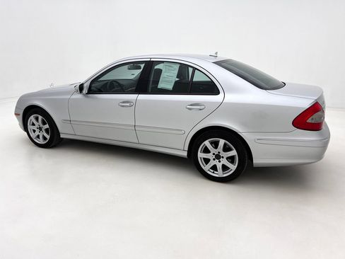 Used 2008 Mercedes-Benz E 350 4MATIC Sedan image 10