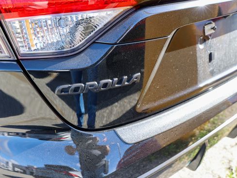 Used 2025 Toyota Corolla SE FWD image 12