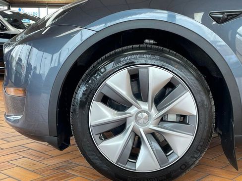 Used 2023 Tesla Model Y Long Range image 5