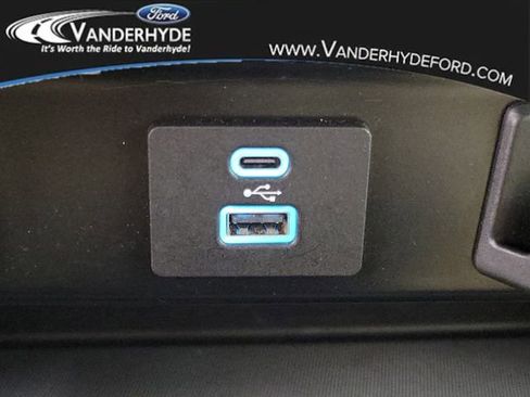 Used 2023 Ford F150 XLT image 32