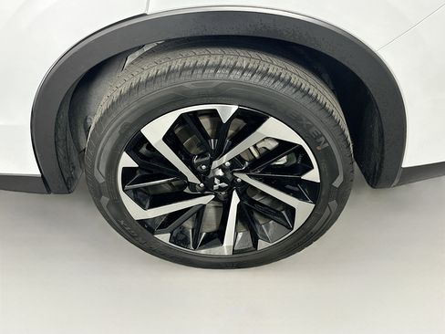 Used 2024 Mitsubishi Outlander SE image 11