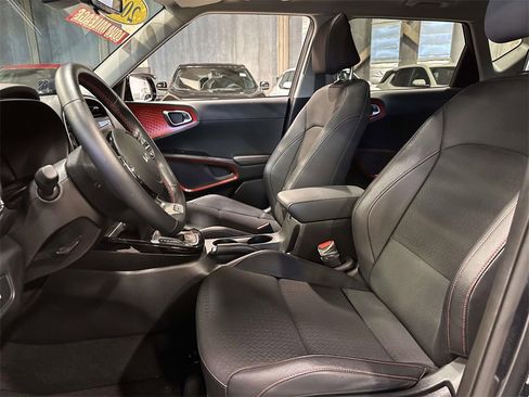 Used 2024 Kia Soul GT-Line image 17