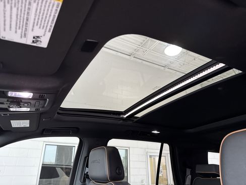 Used 2023 GMC Yukon AT4 w/ AT4 Premium Plus Package image 38