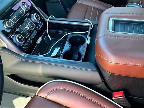 Used 2024 GMC Yukon XL Denali Ultimate image 15