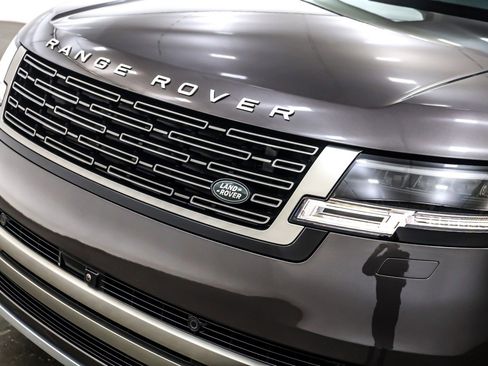 Used 2024 Land Rover Range Rover SE image 14