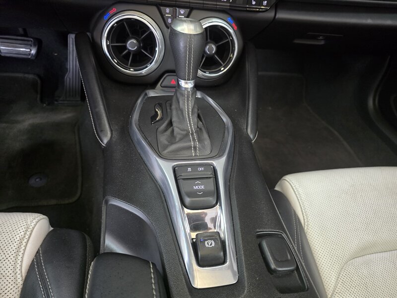 Used 2017 Chevrolet Camaro LT RWD image 21