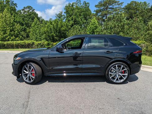 New 2026 Jaguar F-PACE SVR 575 Edition image 9