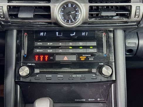 Used 2022 Lexus IS 300 300 w/ Premium Package image 40